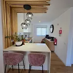 Glendeira Lux Apartman *