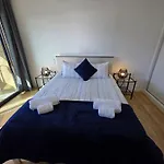 Glendeira Lux * Canico (Madeira)