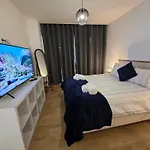 Glendeira Lux *