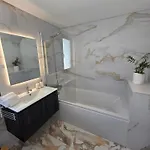 Glendeira Lux Apartment *
